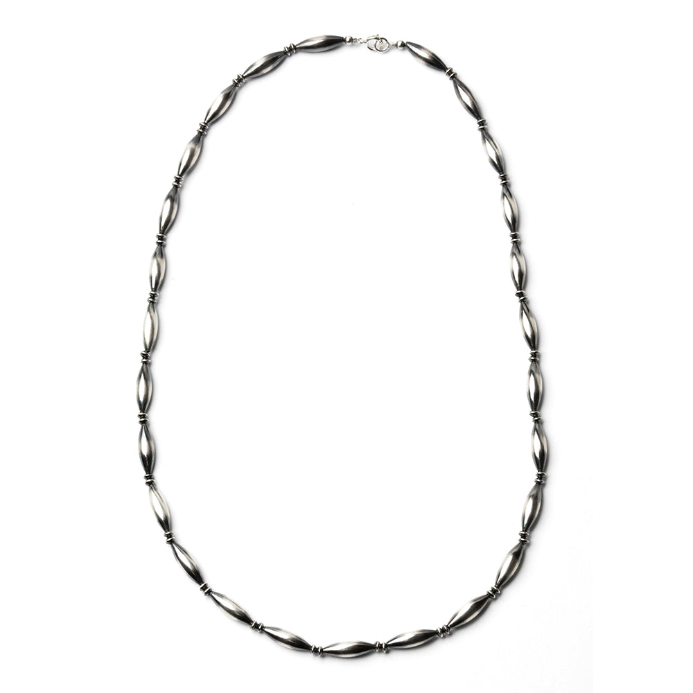 ナバホ パール ネックレス 楕円 15-5mm シルバー925 メンズ レディース ナバホ族 シルバー ビーズ ボール ネックレス チェーンネックレス 燻し インディアン ジュエリー ネイティブ アメリカン