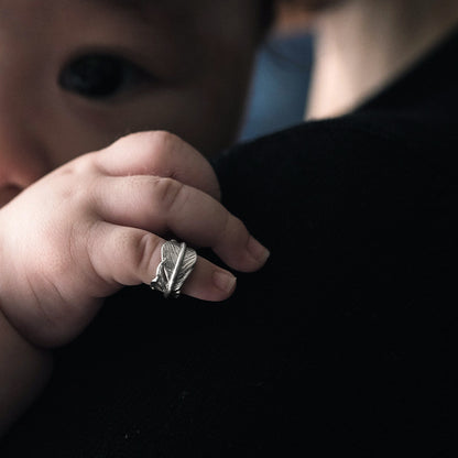 ベビーリング ネックレス チェーン付き 翼 羽根 フェザー メッセージ 名入れ 刻印 シルバー [feather baby ring]