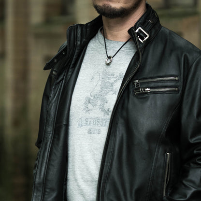 【本革スエードネックレス】指輪をネックレスに通す｜選べる長さ＆カラー｜金属アレルギー対応｜ペア・ギフトにも最適｜USA製レザーコード (メンズ)